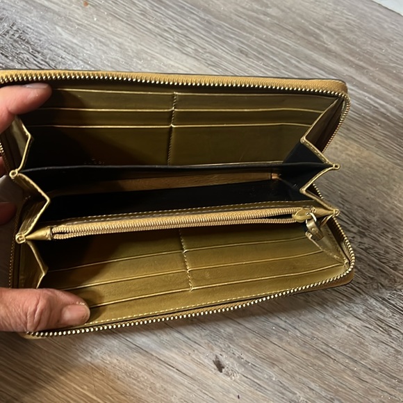 Pre loved authentic Gucci long wallet - Picture 5 of 8